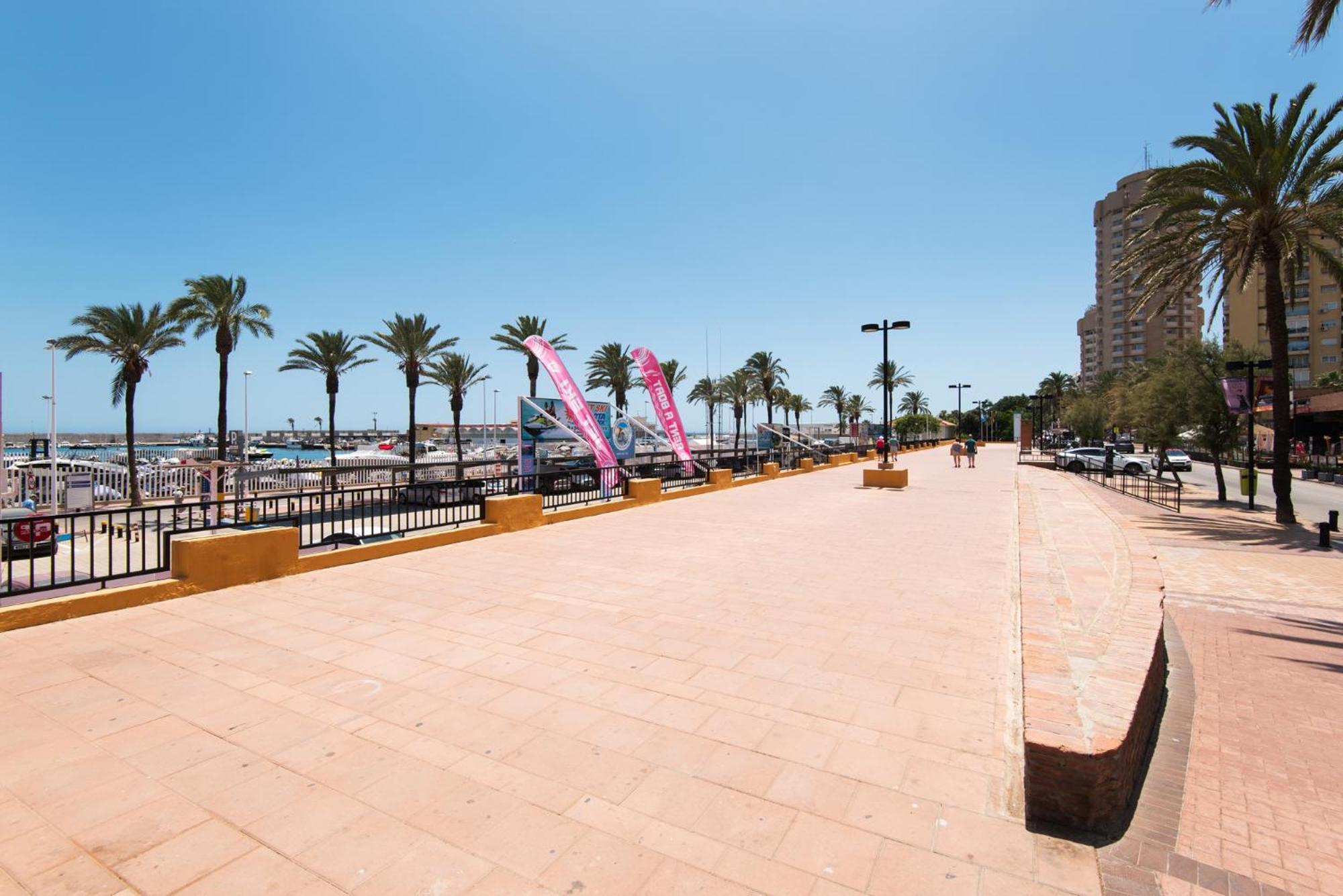 Palm True Towers 1, Marina Beach Apartment فوينخيرولا المظهر الخارجي الصورة